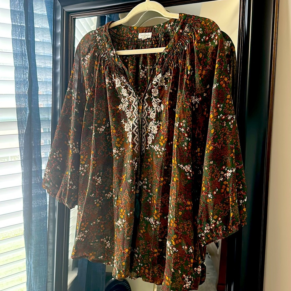 Gorgeous fall floral sheer blouse Mason & belle smocked embroidered 2x